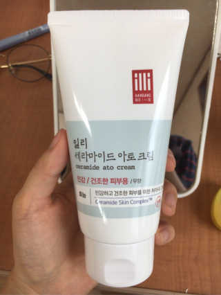 일리윤 세라마이드 아토 집중 크림 — 4점을 준 리뷰어가 2017년 6월 올린 사용 사진