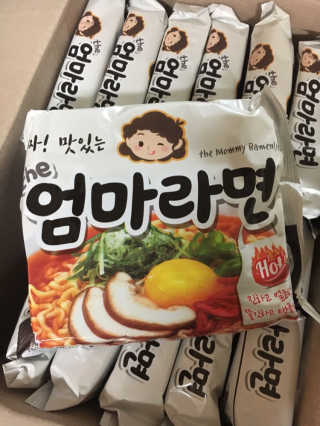 라면 그대로가 제일 맛있는 더엄마라면 — 5점을 준 리뷰어가 2019년 9월 올린 사용 사진