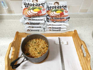 라면 그대로가 제일 맛있는 더엄마라면 — 5점을 준 리뷰어가 2019년 6월 올린 사용 사진