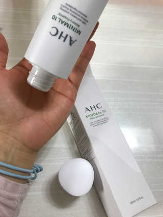 AHC 에이 에이치 씨 미니멀 10 워터리 에센스 — 5점을 준 리뷰어가 2018년 11월 올린 사용 사진