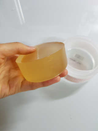 포피엠테라피 화이트 블라썸 밀크 푸딩솝 — 4점을 준 리뷰어가 2019년 7월 올린 사용 사진