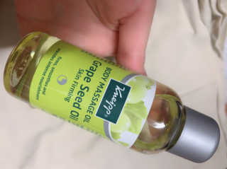 [크나이프] 그레이프씨드 슬리밍 마사지오일 100ml — 4.5점을 준 리뷰어가 2019년 8월 올린 사용 사진