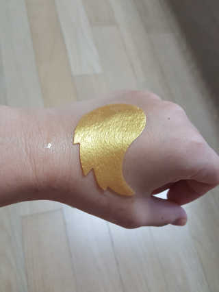 푸츄푸츄 Real repair skin cell premium patch — 3.5점을 준 리뷰어가 2018년 10월 올린 사용 사진