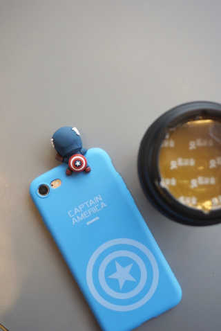 하이키키 마블 피규어 컬러젤리 케이스 — 5점을 준 리뷰어가 2019년 5월 올린 사용 사진