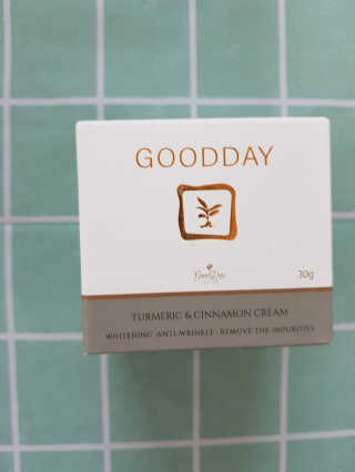 GoodDay Skincare GoodDay 강황 크림 — 4점을 준 리뷰어가 2019년 8월 올린 사용 사진