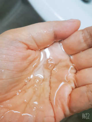 (주)에네스티 믹스베리 단백질 폭탄 샴푸 1000g — 5점을 준 리뷰어가 2019년 12월 올린 사용 사진