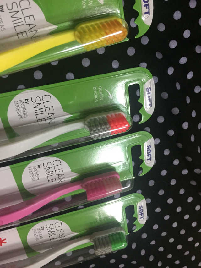 조르단 클린스마일 리뷰 사진
