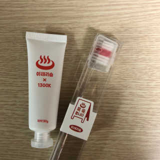 이태리숍 덴탈케어_치약 칫솔 — 4.5점을 준 리뷰어가 2018년 4월 올린 사용 사진