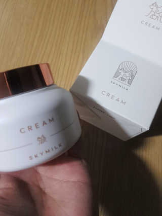 스카이밀크 SKYMILK 당나귀밀크 크림 — 5점을 준 리뷰어가 2019년 12월 올린 사용 사진