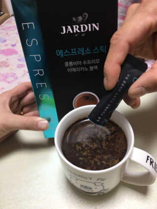 (주)쟈뎅 쟈뎅 에스프레소 스틱 아메리카노 블랙 — 5점을 준 리뷰어가 2018년 10월 올린 사용 사진