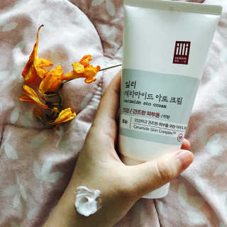 일리윤 세라마이드 아토 집중 크림 — 5점을 준 리뷰어가 2017년 6월 올린 사용 사진