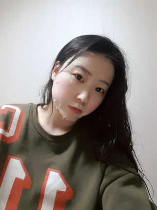메이베나 1일 1팩 뽑아쓰는 마스크팩 — 3점을 준 리뷰어가 2019년 2월 올린 사용 사진