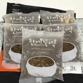 [펫토리아] 맛도 영양도 BEST 한끼뚝딱 강아지 사료 — 4점을 준 리뷰어가 2018년 12월 올린 사용 사진