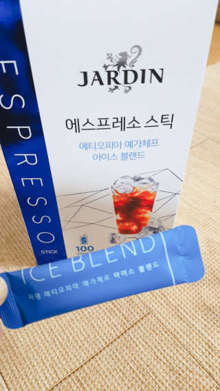 (주)쟈뎅 [쟈뎅] 에스프레소스틱 아이스블렌드 — 5점을 준 리뷰어가 2019년 4월 올린 사용 사진