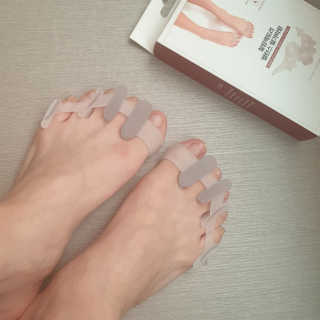 힐링팩토리 밸런스 발가락링 발가락교정기 A1 — 3점을 준 리뷰어가 2020년 1월 올린 사용 사진