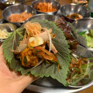 [동네맛집족발] 4개 족발 중 택1 — 4.5점을 준 리뷰어가 2020년 2월 올린 사용 사진