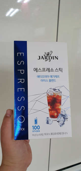 (주)쟈뎅 [쟈뎅] 에스프레소스틱 아이스블렌드 — 3점을 준 리뷰어가 2019년 5월 올린 사용 사진