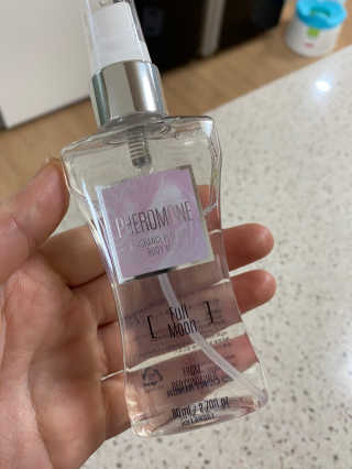 레드컨테이너 페로몬향 퍼퓸 바디미스트 80ml — 5점을 준 리뷰어가 2020년 2월 올린 사용 사진