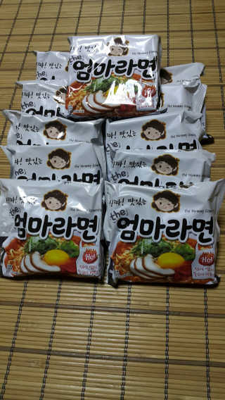 라면 그대로가 제일 맛있는 더엄마라면 — 5점을 준 리뷰어가 2019년 7월 올린 사용 사진