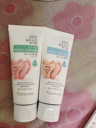 (주)에네스티 에네스티 수안수 실크스킨 풋크림 1+1 — 5점을 준 리뷰어가 2019년 9월 올린 사용 사진