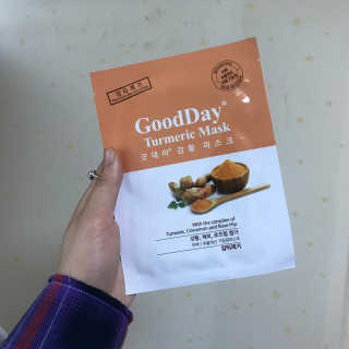 GoodDay Skincare GoodDay 강황 마스크 — 5점을 준 리뷰어가 2019년 5월 올린 사용 사진