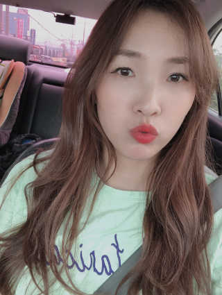 지고트 로맨틱 키스 립스틱 — 5점을 준 리뷰어가 2019년 7월 올린 사용 사진