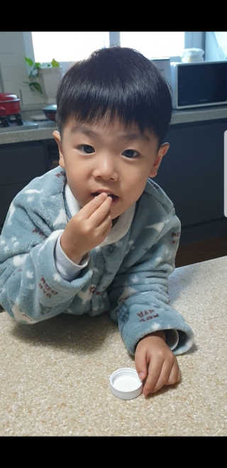 비타맘 키즈플러스업 성장기 어린이 멀티비타민미네랄 120정 — 5점을 준 리뷰어가 2020년 2월 올린 사용 사진