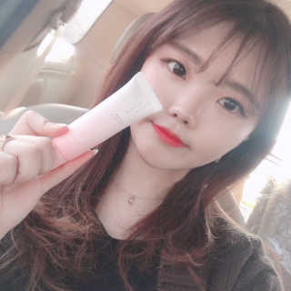 [블랙루즈] 핑크 톤업 크림 — 4.5점을 준 리뷰어가 2019년 3월 올린 사용 사진