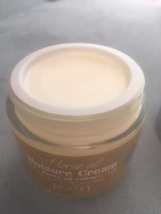 지고트 마유 모이스처 크림 70ml — 5점을 준 리뷰어가 2019년 4월 올린 사용 사진