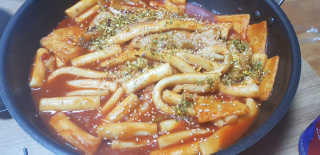 두번째 국떡 국가대표 떡볶이 1팩 + 영미칩 2봉 증정 — 5점을 준 리뷰어가 2019년 2월 올린 사용 사진