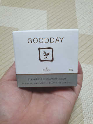 GoodDay Skincare GoodDay 강황 크림 — 5점을 준 리뷰어가 2019년 8월 올린 사용 사진