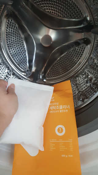 레인보우샵 올인원세탁세제,베이킹소다 스틱포6개입+세탁조클리너 — 3.67점을 준 리뷰어가 2018년 3월 올린 사용 사진