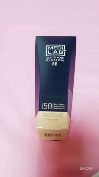 데이셀코스메틱 메디 랩 블랙로즈 블로썸 비비 50g — 3.83점을 준 리뷰어가 2017년 7월 올린 사용 사진