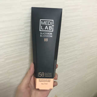 데이셀코스메틱 메디 랩 블랙로즈 블로썸 비비 50g — 2.67점을 준 리뷰어가 2017년 6월 올린 사용 사진