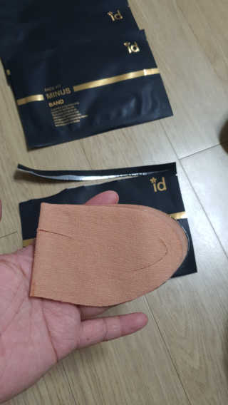 아이디플라코스메틱 아이디 페이스핏 마이너스 밴드 — 5점을 준 리뷰어가 2019년 11월 올린 사용 사진