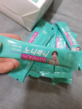 정찬우 꽐라만시 [띵보몰]건강환 습관 노니마니 스틱 1Box — 5점을 준 리뷰어가 2019년 5월 올린 사용 사진