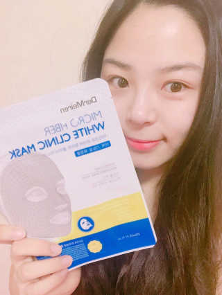 더메이런 마이크로 파이버 화이트 클리닉 마스크 — 4.5점을 준 리뷰어가 2017년 6월 올린 사용 사진