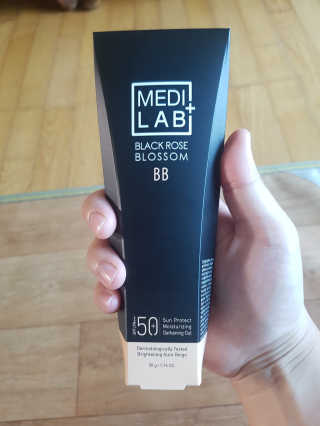 데이셀코스메틱 메디 랩 블랙로즈 블로썸 비비 50g — 4.5점을 준 리뷰어가 2017년 6월 올린 사용 사진