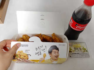 [치킨마루]-  빠사칸윙봉현미 + 콜라 500ml — 5점을 준 리뷰어가 2019년 7월 올린 사용 사진