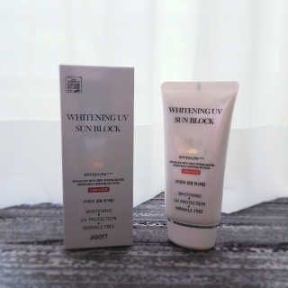 지고트 화이트닝 유브이 썬블럭 크림 70ml,1+1 — 5점을 준 리뷰어가 2019년 5월 올린 사용 사진