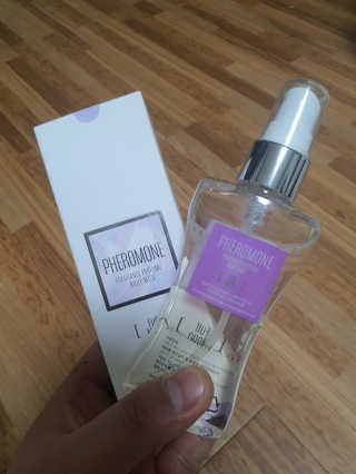 레드컨테이너 페로몬향 퍼퓸 바디미스트 80ml — 5점을 준 리뷰어가 2020년 1월 올린 사용 사진