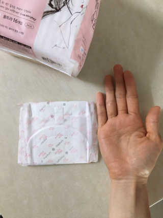 메이앤준 소프트맥스 생리대 — 3.5점을 준 리뷰어가 2019년 4월 올린 사용 사진