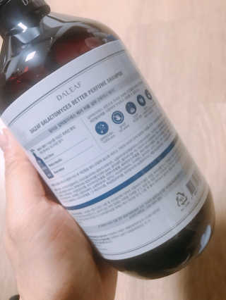 달리프 베러 퍼퓸 샴푸 1000ml 레이니데이 or 일랑로즈 — 5점을 준 리뷰어가 2020년 1월 올린 사용 사진