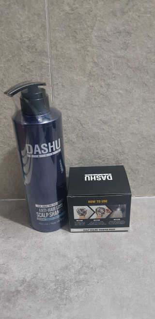 다슈코리아 다슈 단백질 한방 두피 골드 샴푸 500ml +샴푸브러쉬 — 5점을 준 리뷰어가 2020년 1월 올린 사용 사진