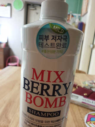(주)에네스티 믹스베리 단백질 폭탄 샴푸 1000g — 5점을 준 리뷰어가 2019년 9월 올린 사용 사진