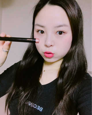 헤이미쉬 데일리즘 코랄릭 스틱 아이 섀도우 — 4.67점을 준 리뷰어가 2018년 3월 올린 사용 사진