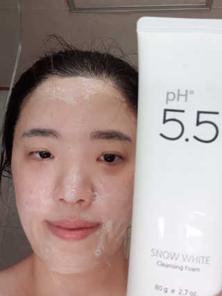 포므시 스노우화이트클렌징폼pH5.5 — 5점을 준 리뷰어가 2019년 8월 올린 사용 사진