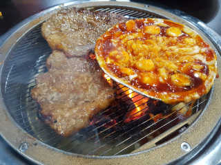 [두툼갈비] 두툼갈비 2인분 + 매콤치즈버섯 set — 5점을 준 리뷰어가 2018년 8월 올린 사용 사진
