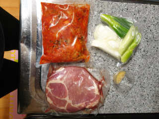 땡땡쿡 더실비김치찌개 2인분 710g 라면사리 포함 — 1점을 준 리뷰어가 2020년 1월 올린 사용 사진