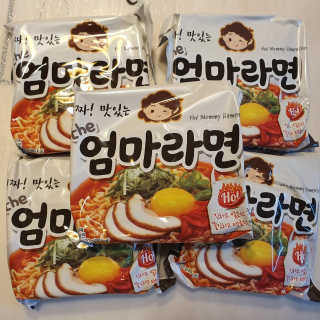 라면 그대로가 제일 맛있는 더엄마라면 — 5점을 준 리뷰어가 2019년 7월 올린 사용 사진